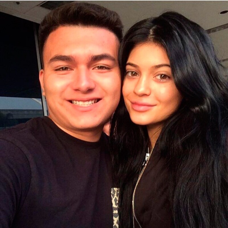 Sin pudor alguno, Kylie dejó verse al natural, al igual que Tyra Banks, quien también generó polémica por mostrarse make up free.