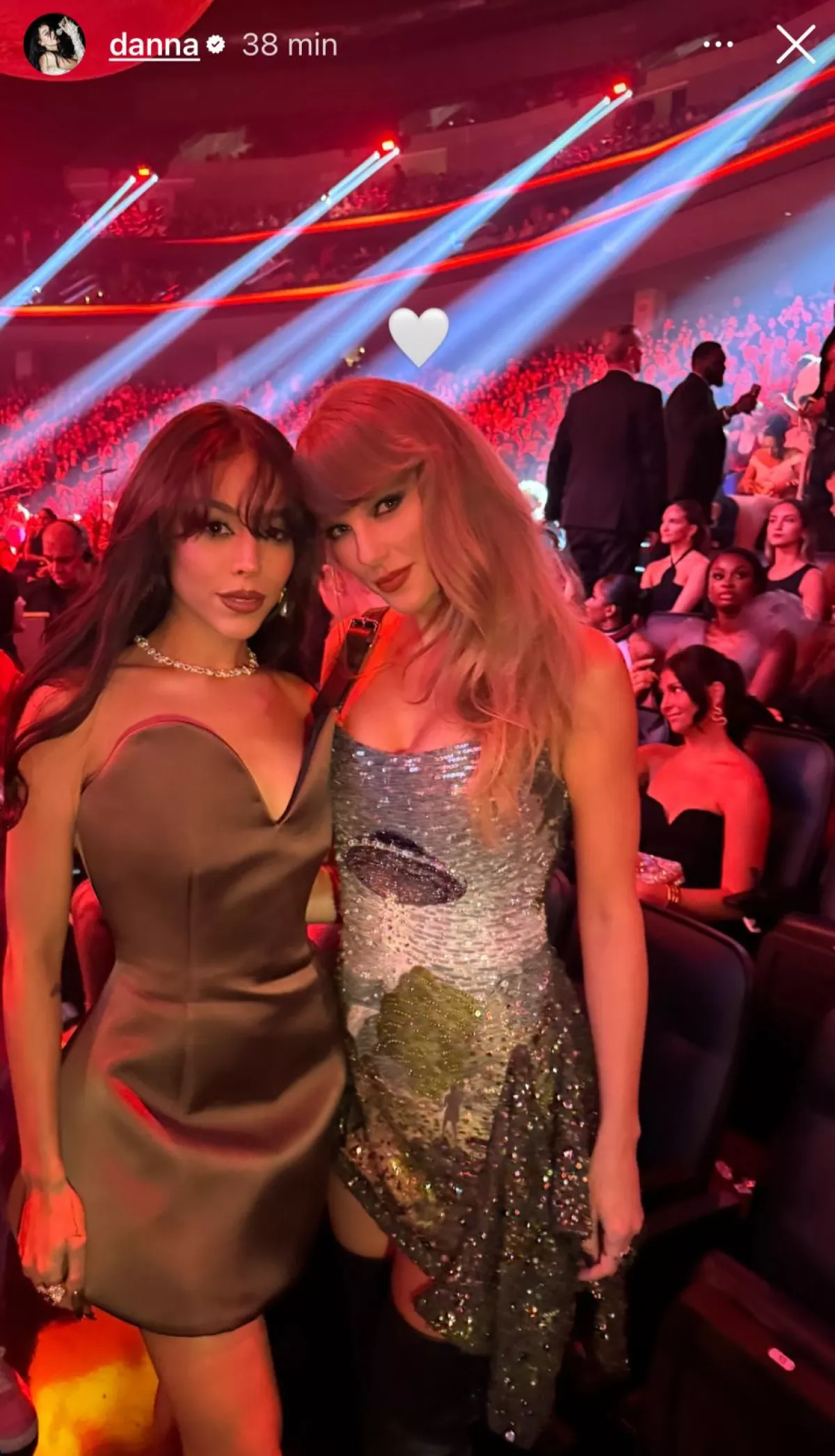 danna taylor swift vmas