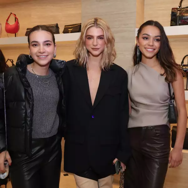 Naghume Henkel , Mila Franco y Mafer González 