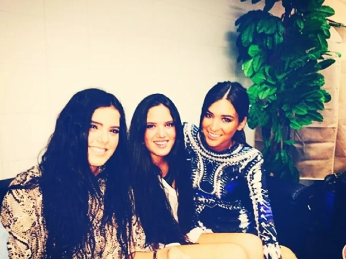 Las hijas del cantante y Karla parecen llevarse muy bien.