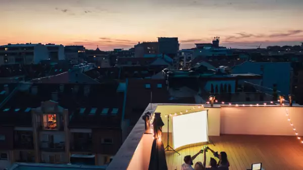 Convierte tu jardín en una sala de cine con estos gadgets