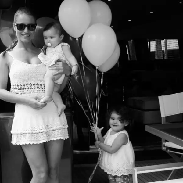 Lola Ponce además de ser mamá y continuar con su carrera profesional, mantiene un cuerpo de infarto.