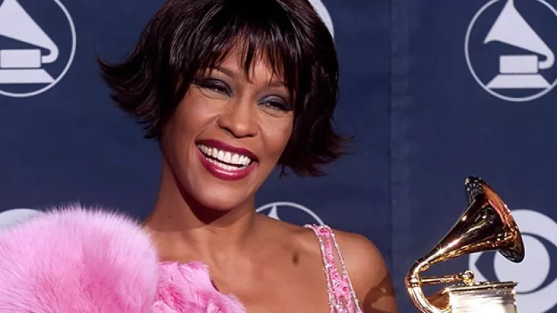 whitney houston premios grammy