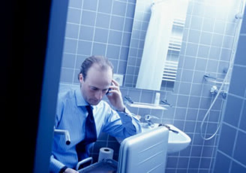 La telefonía ha llegado más pronto a las clases pobres que la higiene, resalta un funcionario de la ONU. (Foto: Jupiter Images)