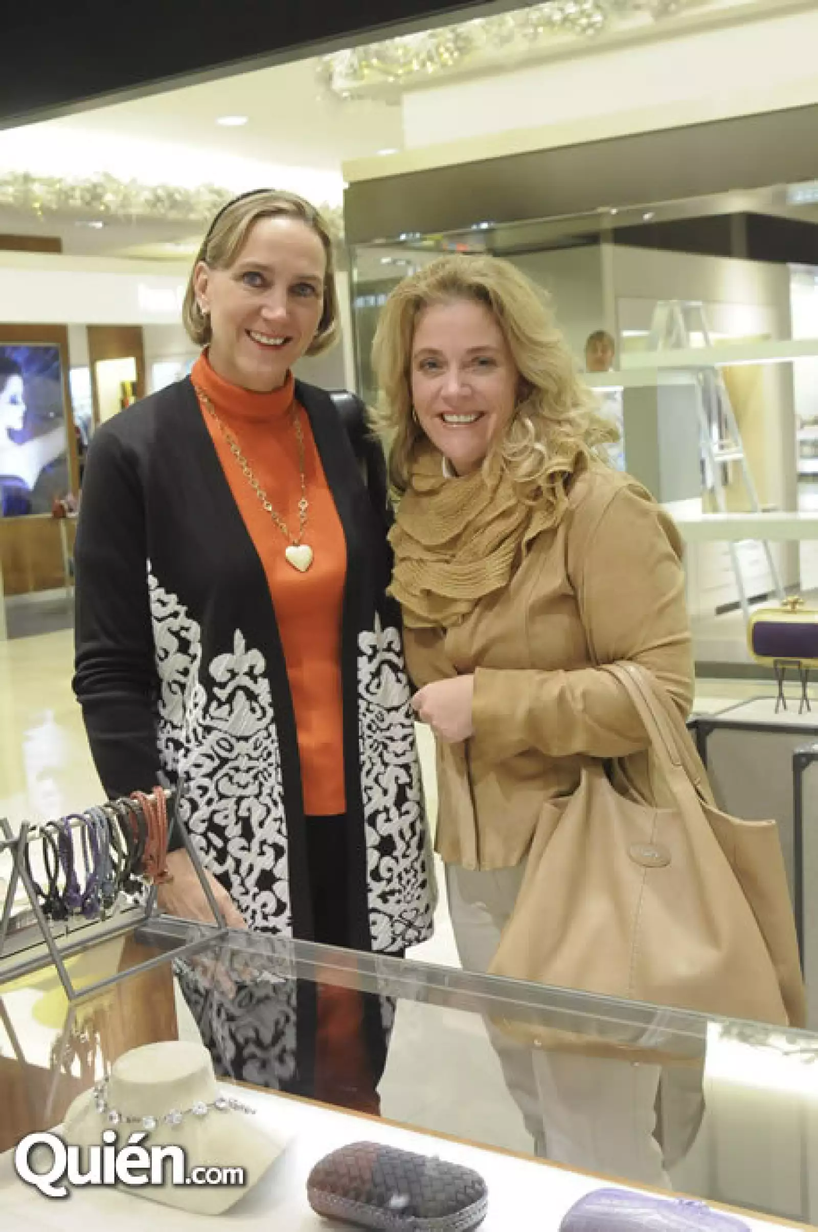 Rebeca Bernot,Angie Alemán