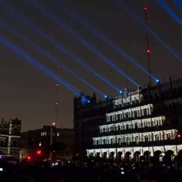Bailarines y fuegos artificiales para festejar el Centenario de la Revolución