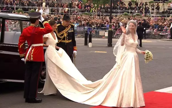Kate decidió que Sarah también diseñara el vestido de su hermana, Pipa.