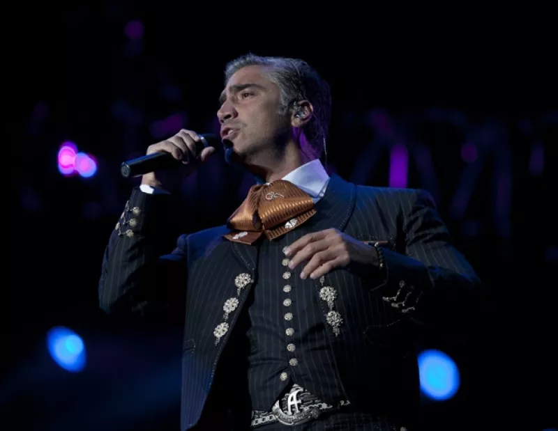 El cantante mexicano llegó a "La Ciudad del pecado" para celebrar junto aproximadamente diez mil personas, el 202 aniversario de la Independencia de México.