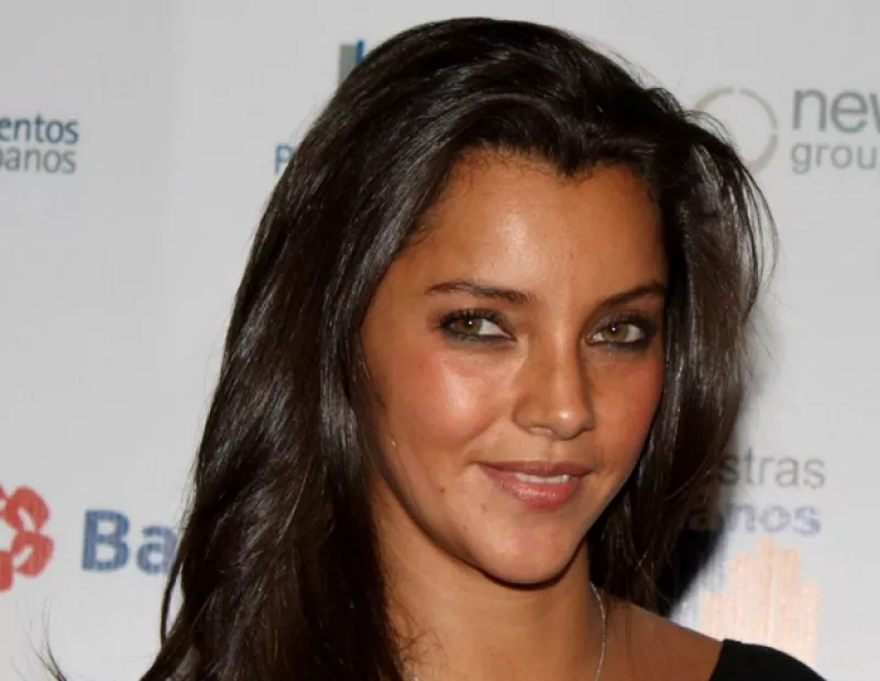 La actriz considera que su personaje en `El Octavo Mandamiento´ es uno de los más importantes en su carrera; además disfrutó leer sobre temas actuales de México.