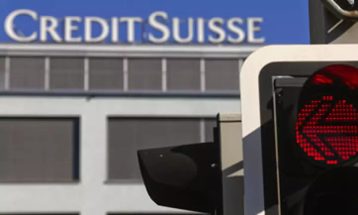 La institución financiera suiza pagará una multa de 2,815 mmd por ayudar a evadir impuestos. (Foto: Reuters)