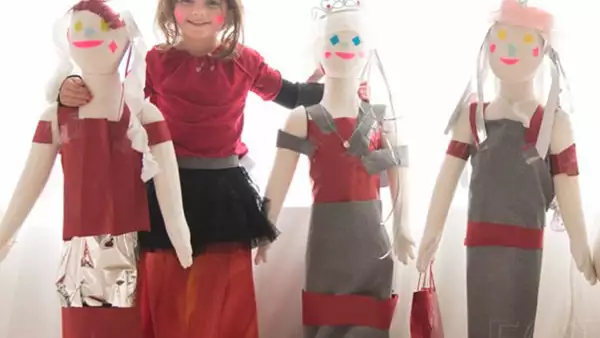 Mayhem tiene cinco años y ya es un fenómeno en Instagram por modelar vestidos de papel de los mejores red carpets del planeta. En esta ocasión, la gala del Met no podía quedar fuera de su radar.