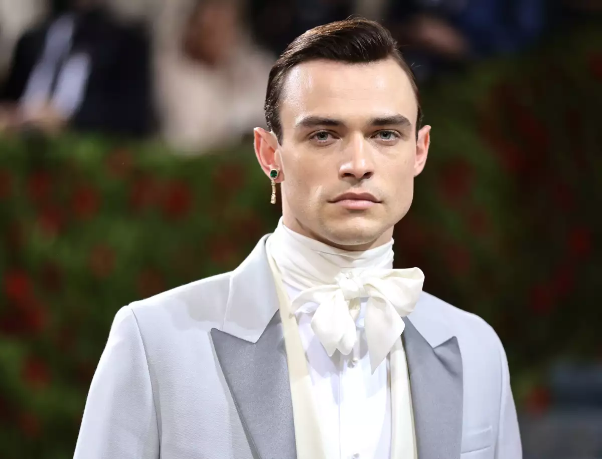 Thomas Doherty MET GALA