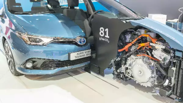 auto de Toyota abierto