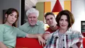 amarga navidad_almodóvar.jpeg
