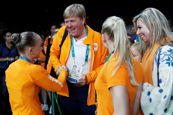 El rey Guillermo también felicitó a Sanne Wevers.