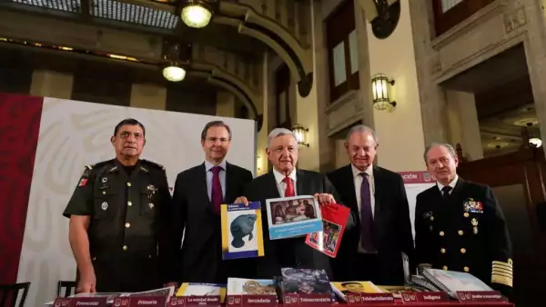 amlo-libros-sep.jpg