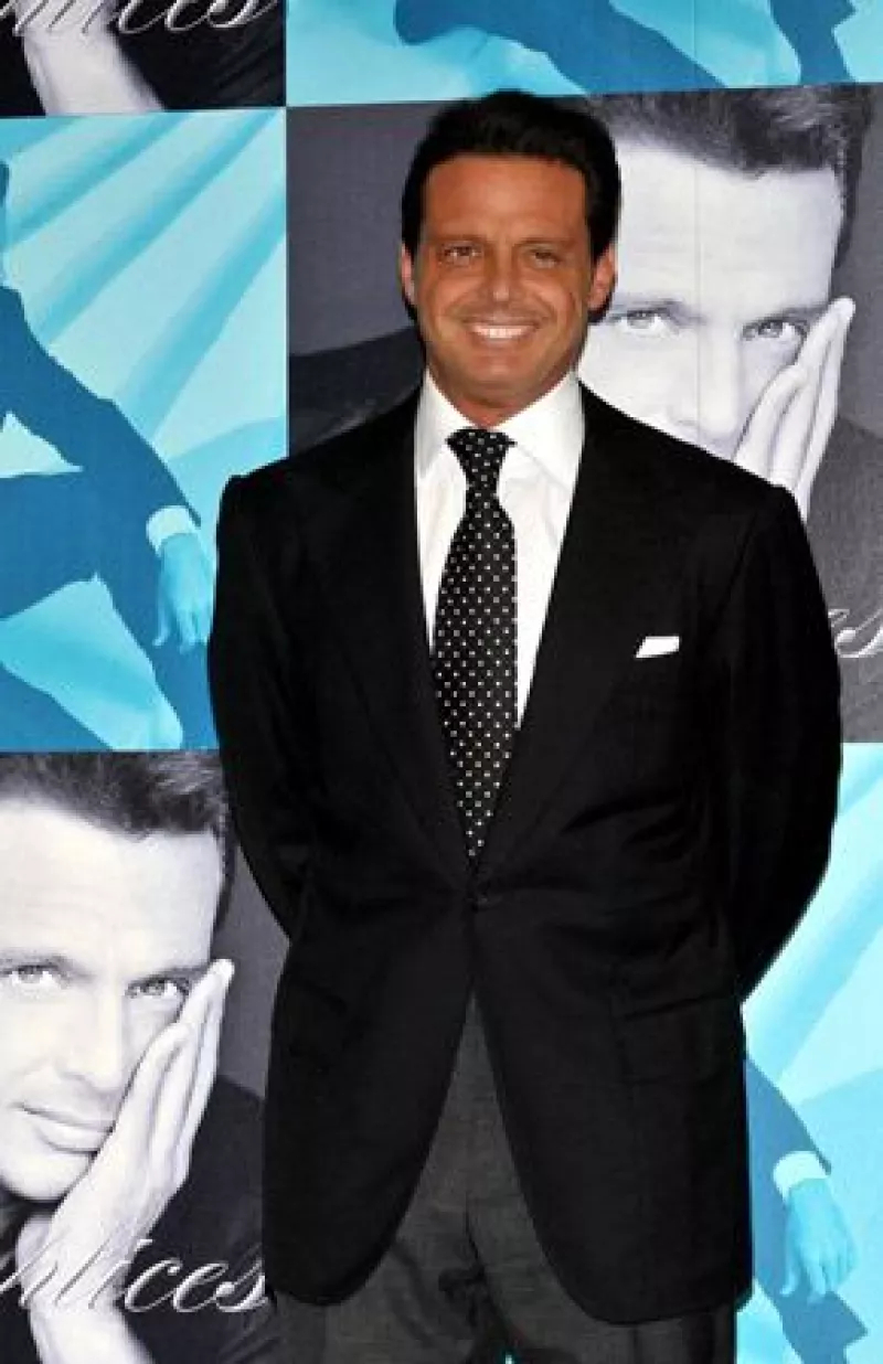 La actriz chilena María Fernanda García Huidobro dijo que sostuvo una breve relación con el cantante en 1990.