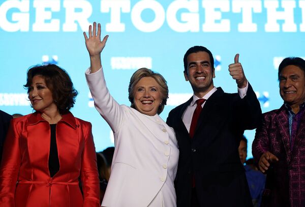 Angélica María y Hillary Clinton