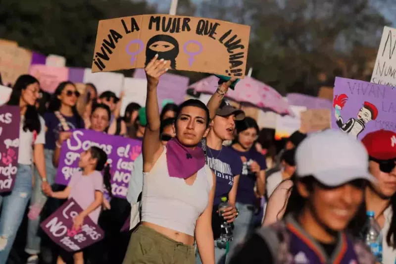 Conmemoran a las mujeres el 8 de marzo, pero les regatean recursos 