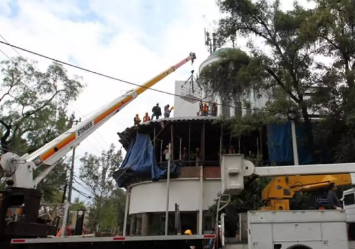 Demolici�n de edificio en la Miguel Hidalgo