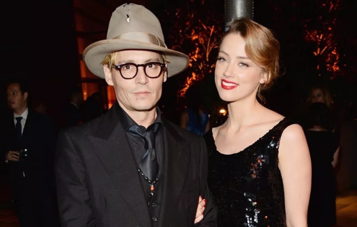 Se dice que la atractiva actriz, de 27 años, es quien lleva las riendas de la relación.