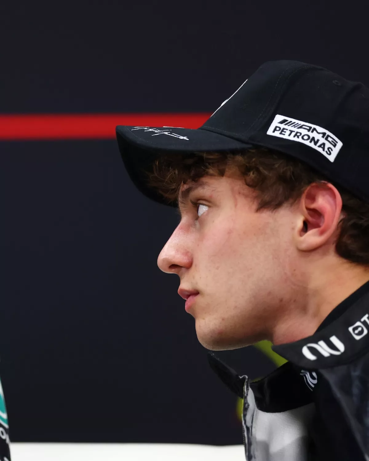 El piloto italiano de Mercedes, Kimi Antonelli, logra su segunda pole position en Fórmula 1 y saldrá primero en el Gran Premio de Japón