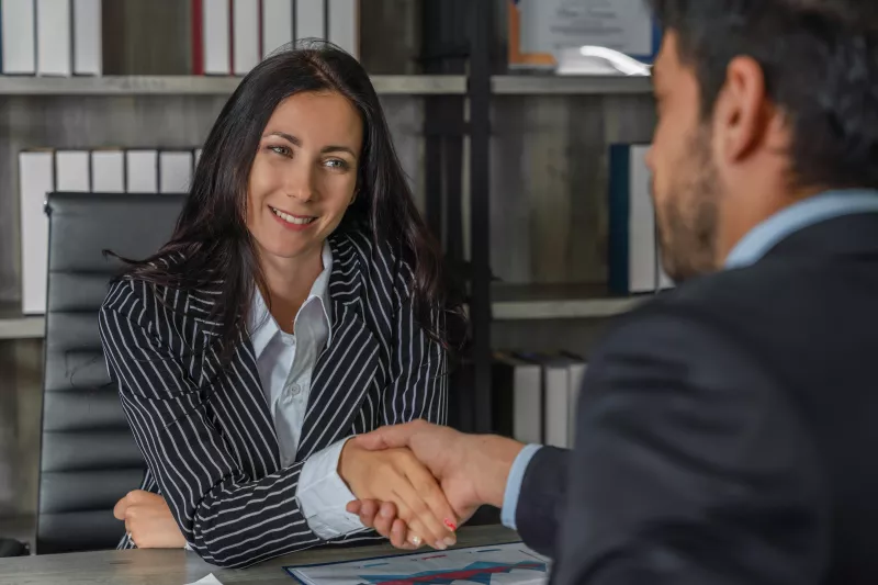 Mujeres y negociación: consejos y estrategias que no fallan