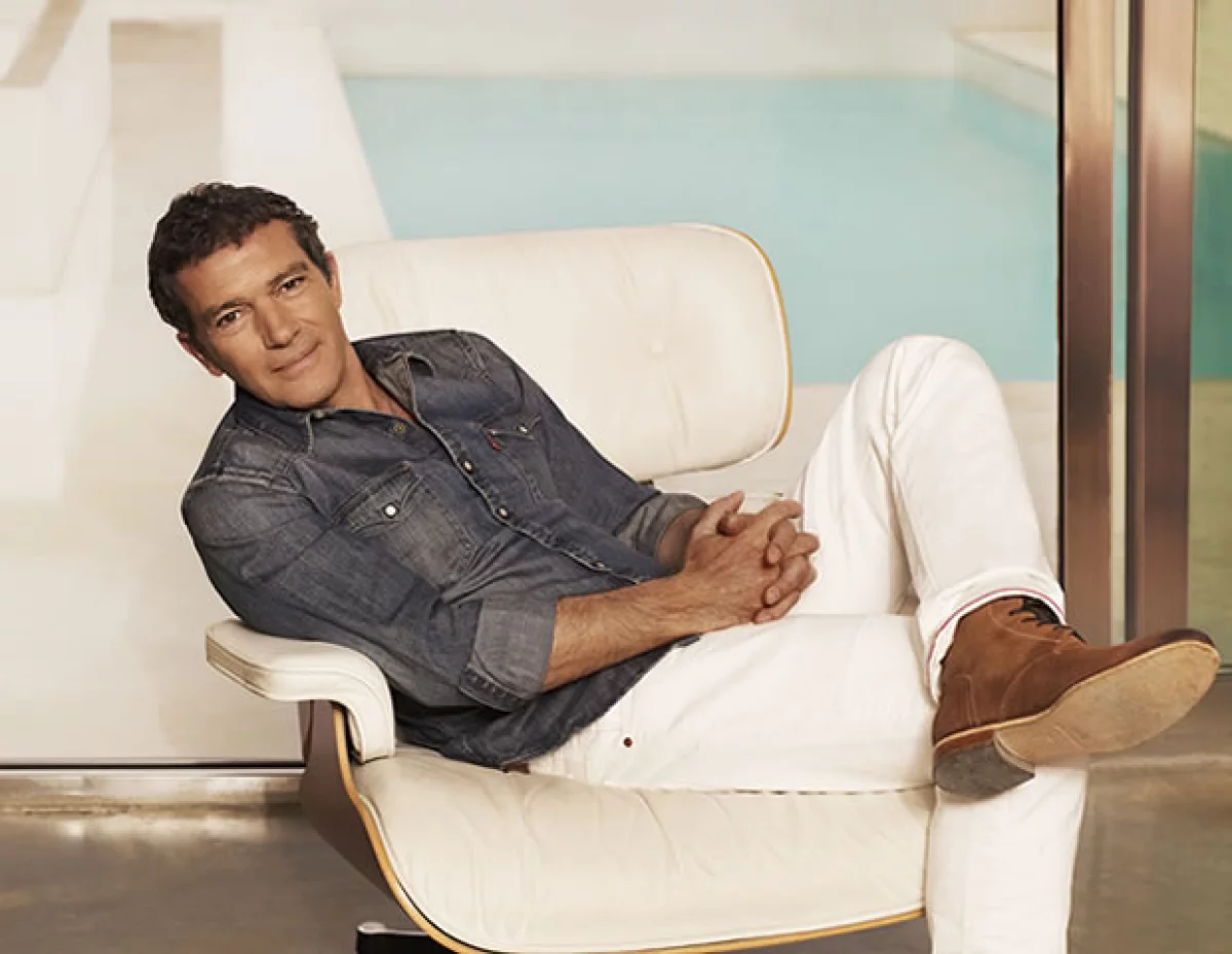 Con motivo del día del padre, tenemos una exclusiva entrevista con el actor español y lo que significa para él ser papá.