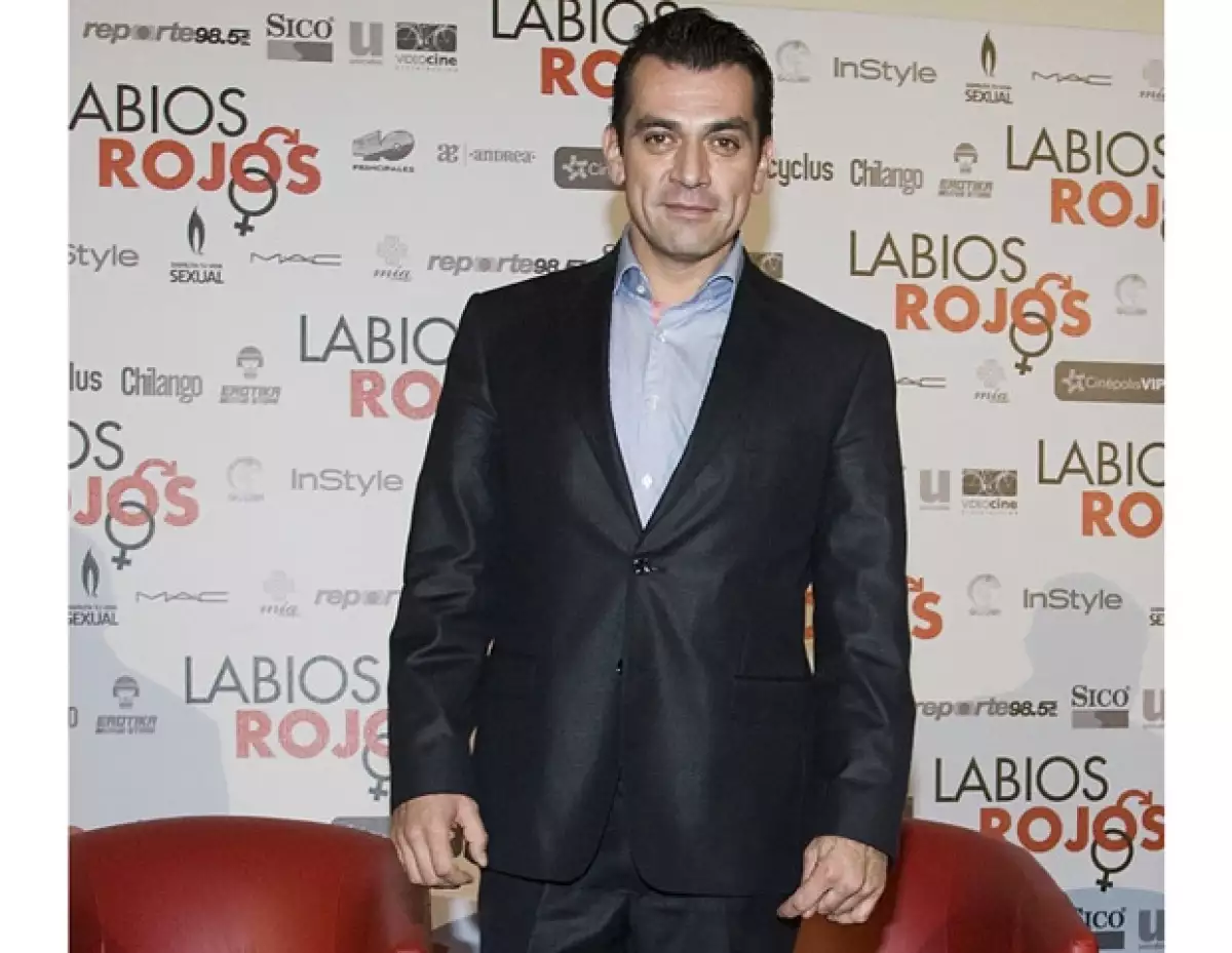 El actor mexicano está de estreno con la película Labios Rojos, en donde protagonizó a un hombre con problemas sexuales.