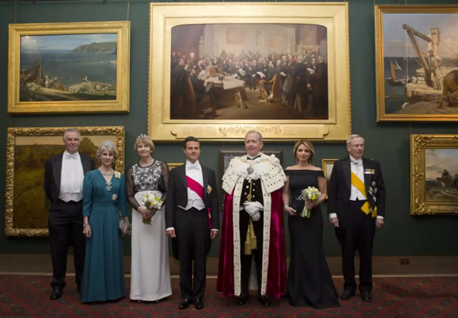 La familia real, Enrique Peña Nieto y Angélica Rivera.