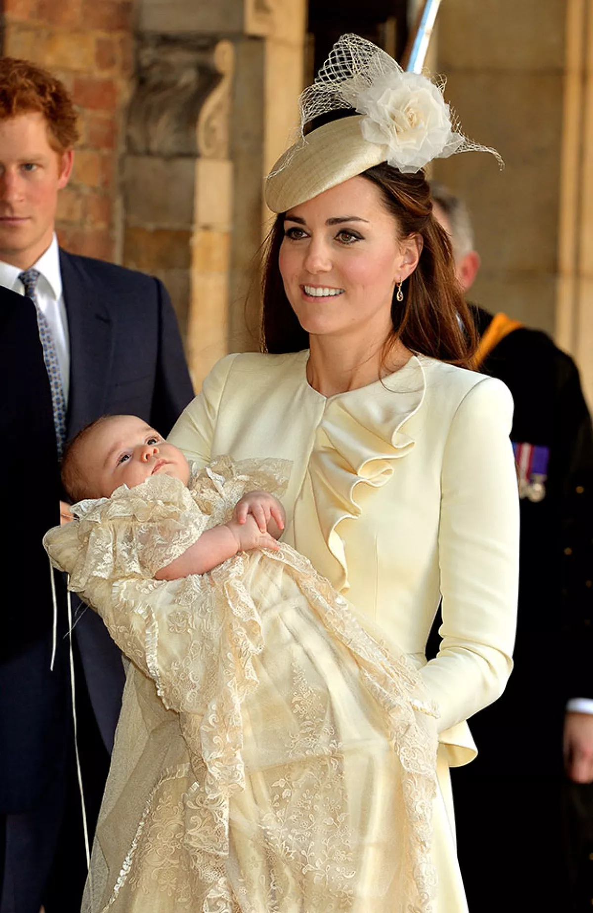 Así se dejó ver Kate Middleton en el bautizo de su hijo en 2013.