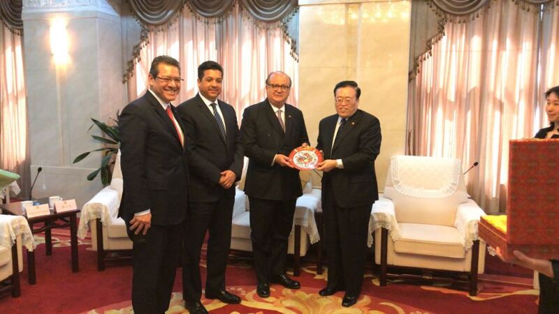 Los dólares llegan de China