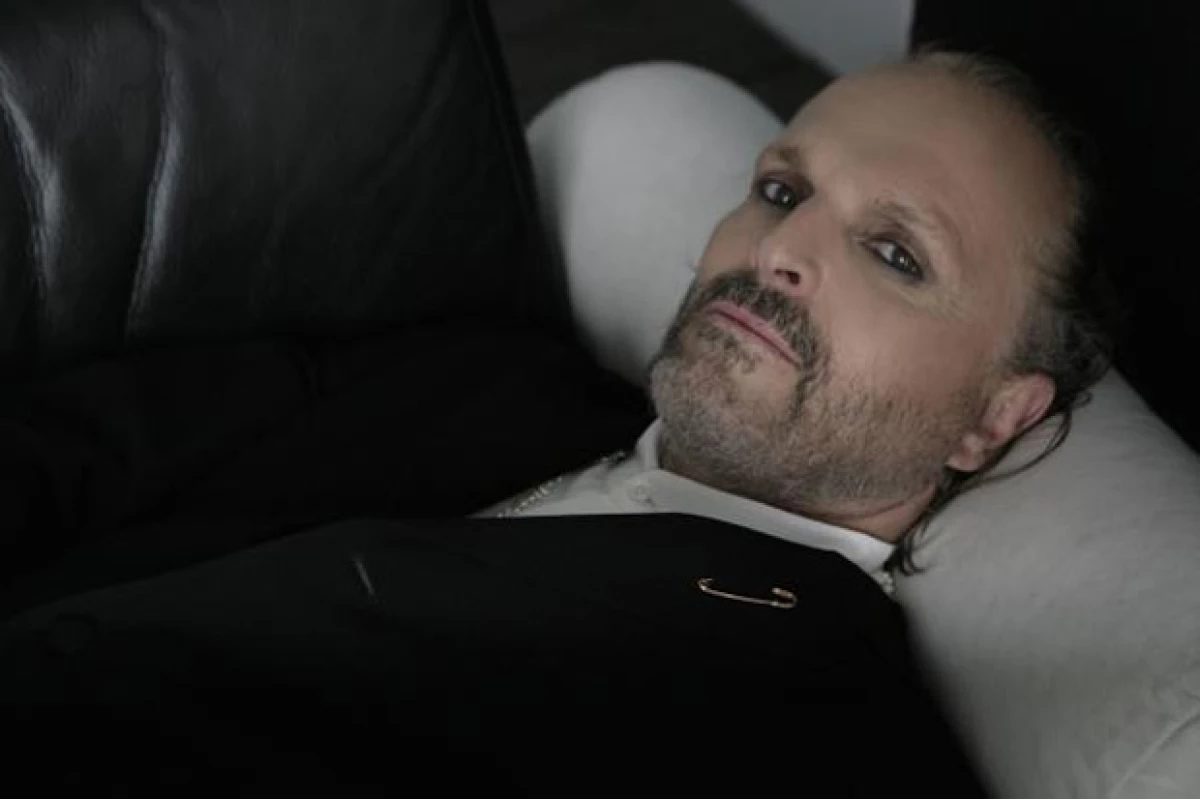 Bosé se acerca a los 40 años de trayectoria artística.