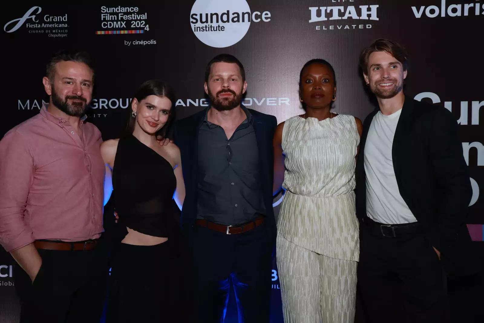 Roberto Cavazos , Maya Luna , Blake Webb ,Milena Pinillo y Pablo