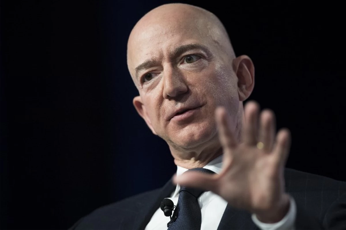 Jeff Bezos David Pecker investigación
