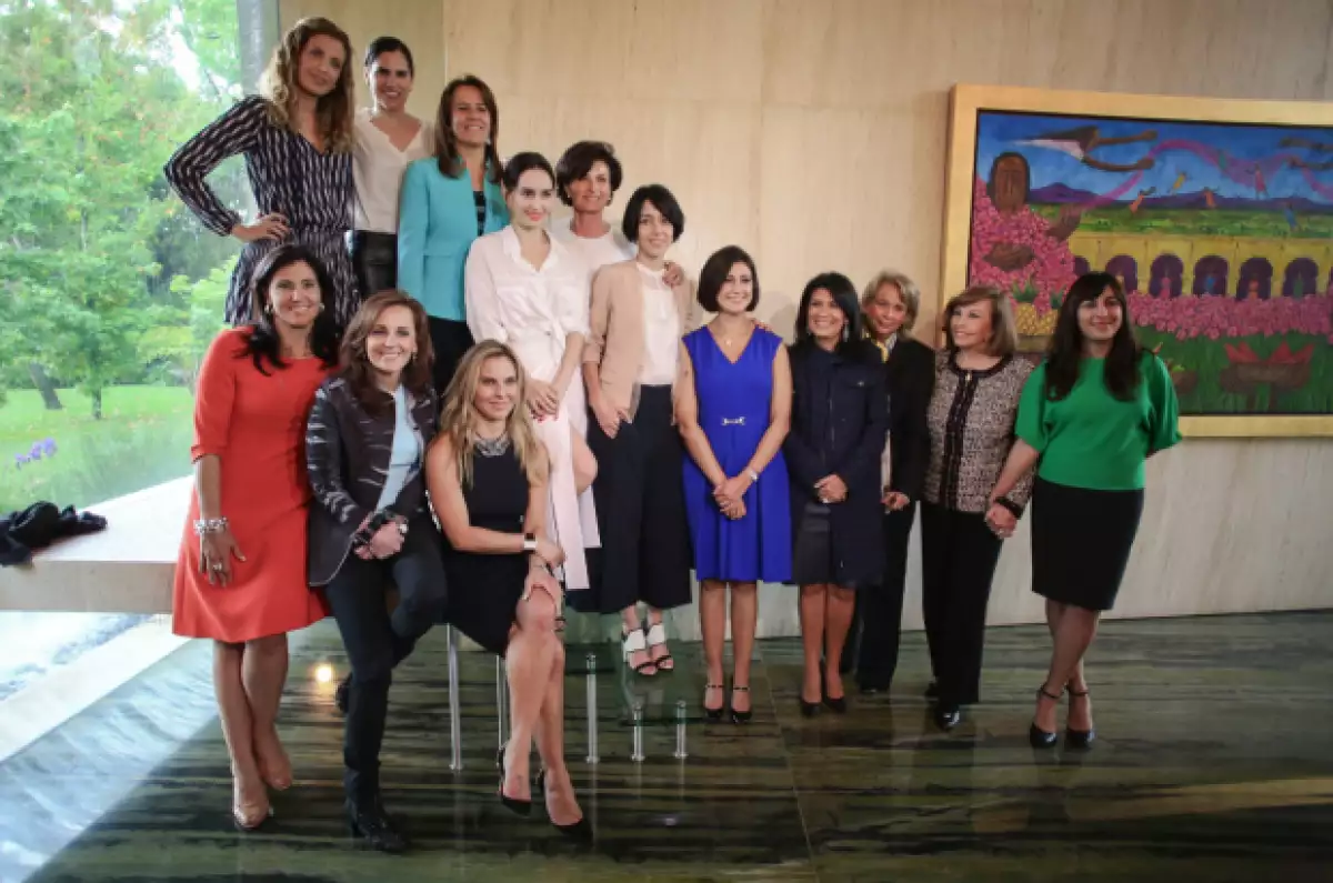 Después de dos años de trabajo, Gaby Vargas y su hija, Carla González Vargas, en compañía de Lorena Guillé, directora de Fundación Cinépolis, presentaron el documental "Alivio".