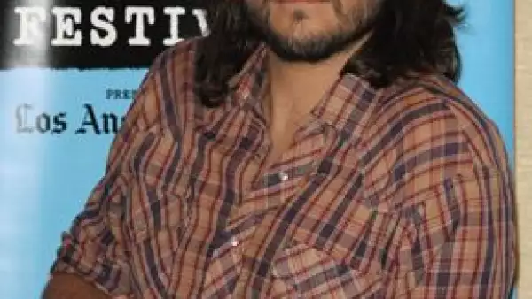 El actor desea seguir adelante con sus planes con la cinta de ficción de la que sólo revela que tratará sobre un niño de 10 años y que comenzará a rodar en julio, en el estado de Aguascalientes.