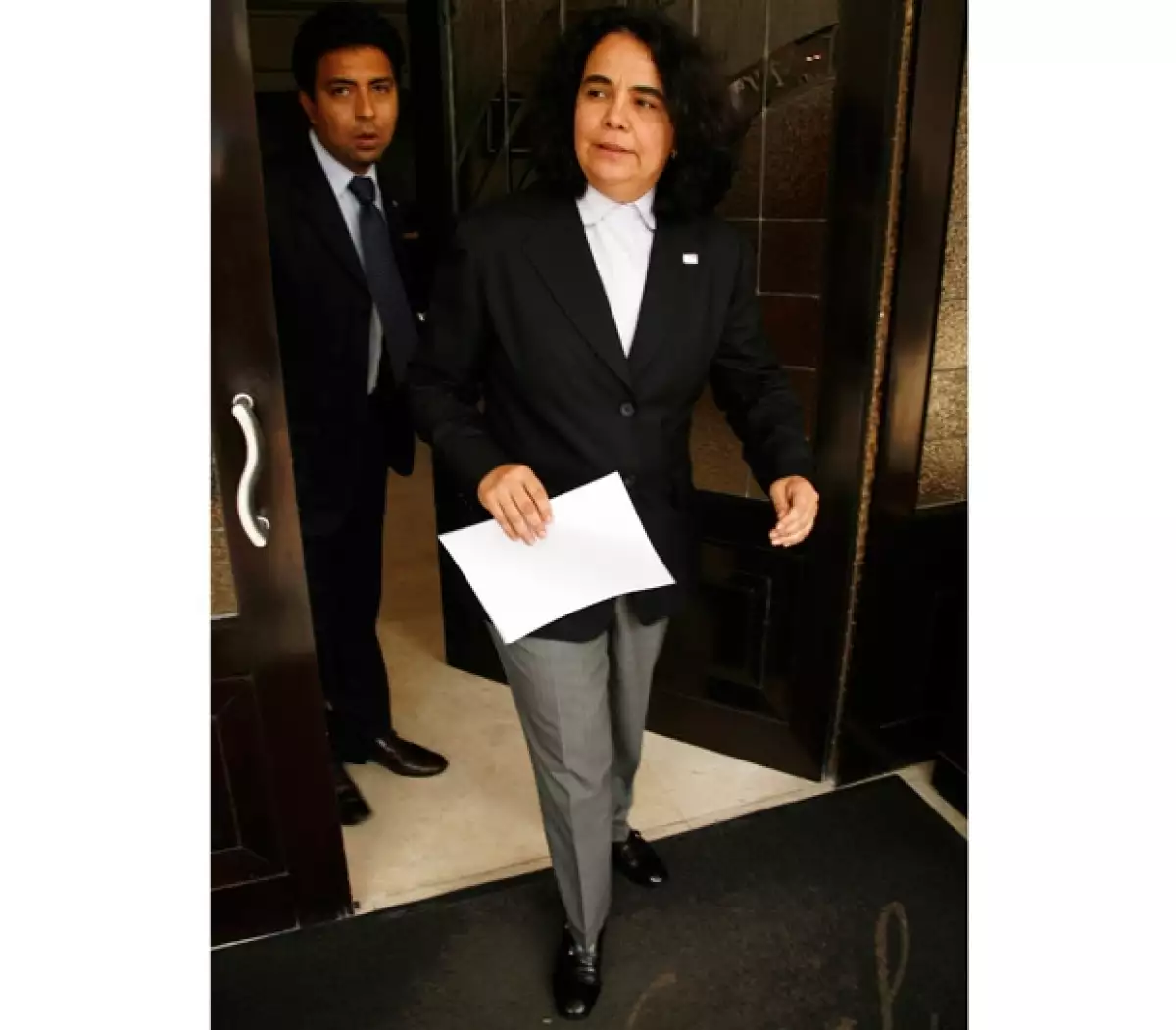 La artista plástica tuvo entre sus últimas voluntades no ser cremada sino sepultada y no tener homenajes oficiales ni de otra índole de cuerpo presente.