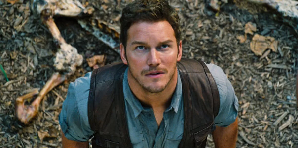 Chris Pratt en una de las imágenes de la película Jurassic World.
