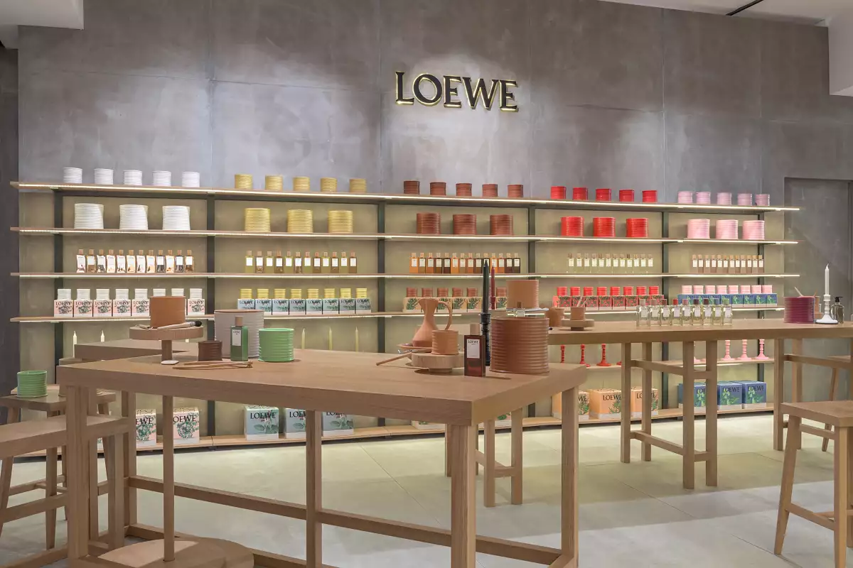 LOEWE-pop-up.jpg
