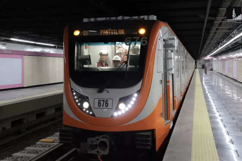 Sheinbaum Recorrido Tren NM 16-4