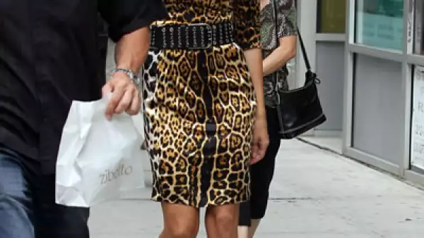 Heidi Klum camina en Nueva York después de su aparición en el programa `Good Morning America´.