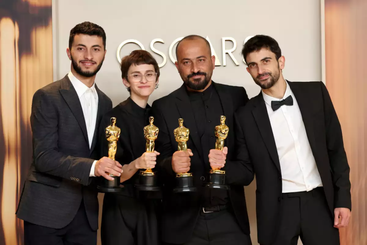 Basel Adra, Rachel Szor, Hamdan Ballal, Yuval Abraham, ganadores del Oscar 2025 a Mejor documental.