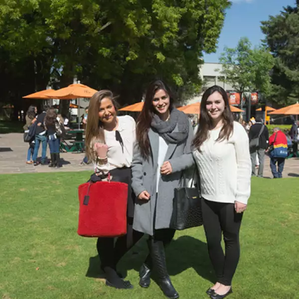 Paulina Gómez,Valeria Loera,Monserrat Izquierdo