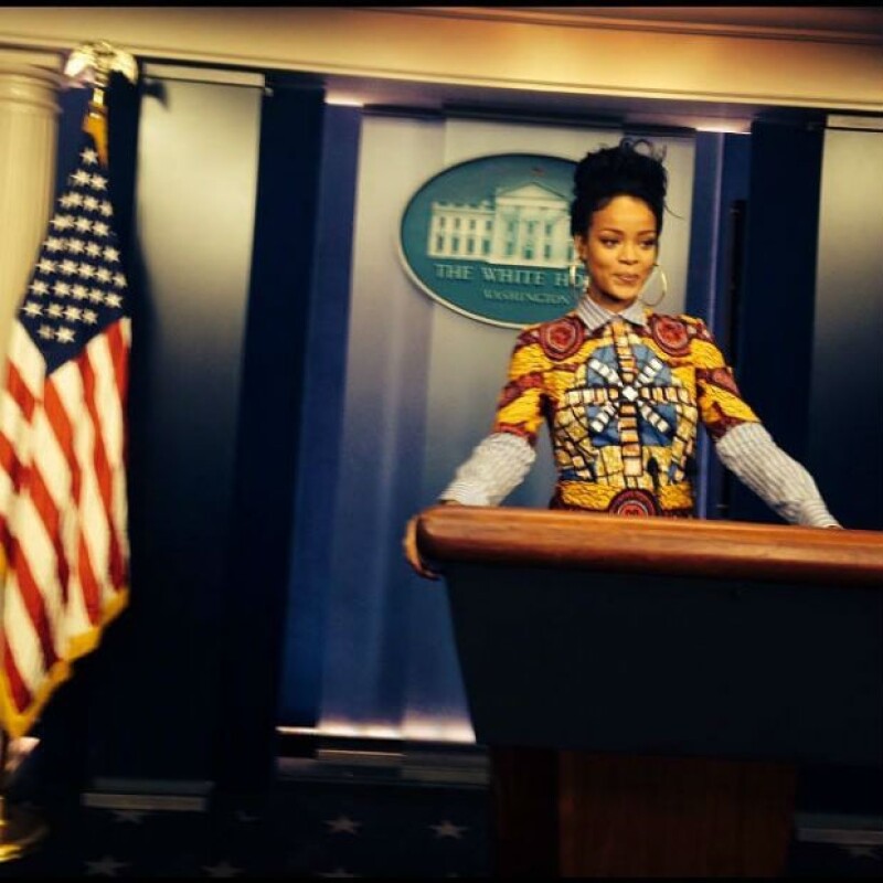 "Rihanna para presidente", sugirieron algunos fans después de ver esta foto.
