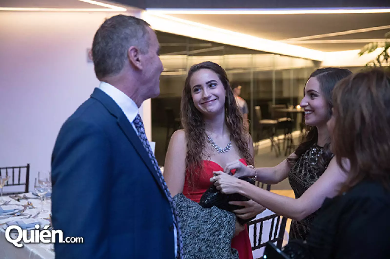 Daniel Salomón con Alejandra y Mariana Escalona