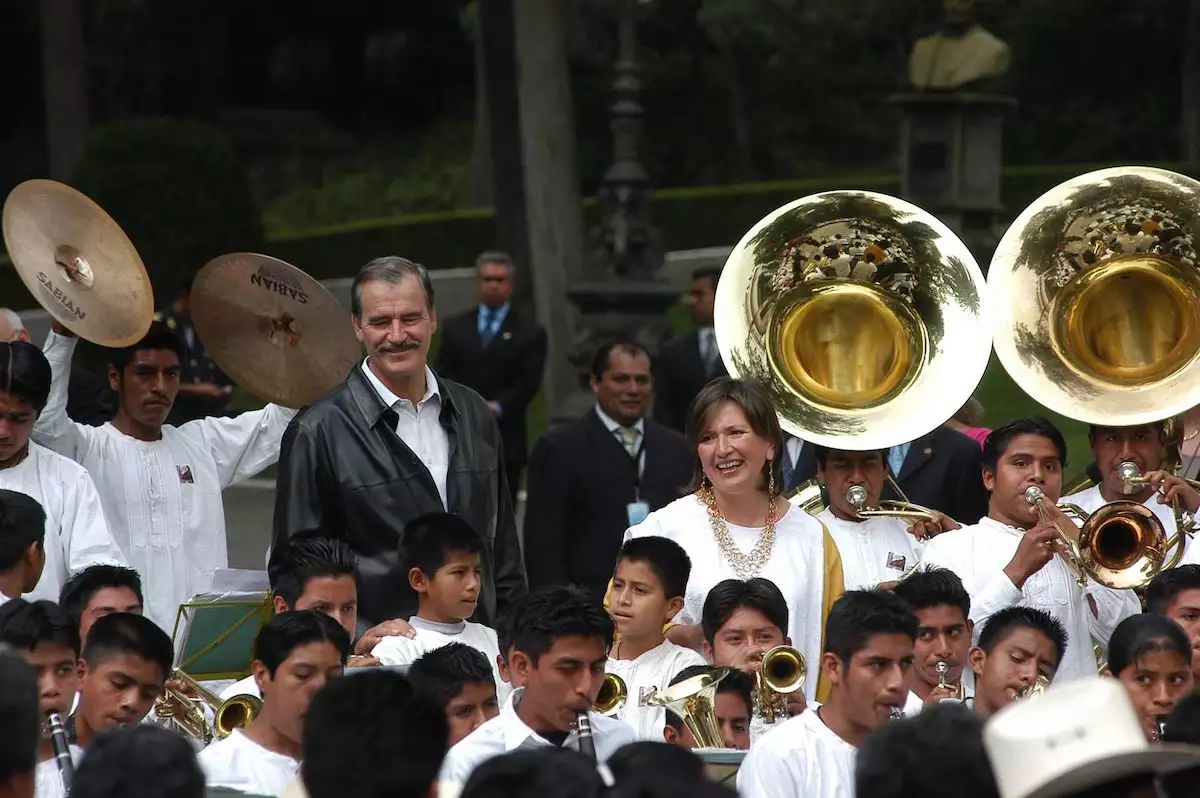 Vicente Fox y Xochitl Galvez, quien fuera la directora de la Comisión Nacional para Desarrollo de los Pueblos Indigenas, de 2000 a 2006.