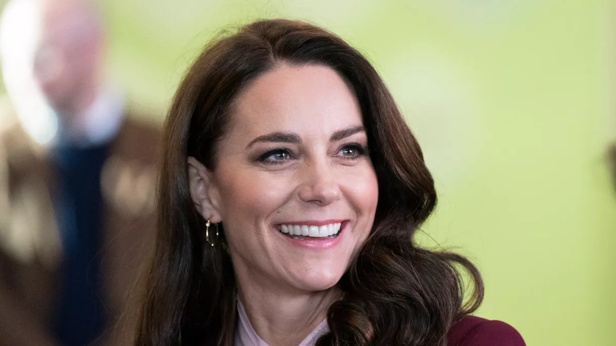 A dos meses de ausencia, los paparazzi captan a Kate Middleton en carro