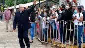 Andrés Manuel López Obrador durante su visita a Tlaxcalantongo