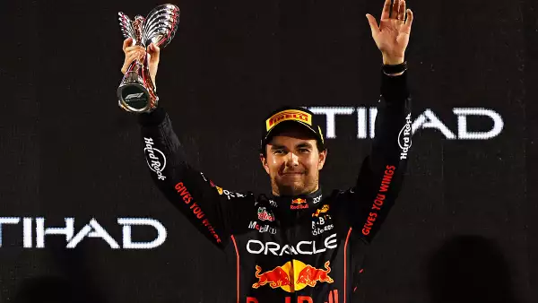 Checo Pérez queda tercero en Fórmula 1 y Max Verstappen es bicampeón